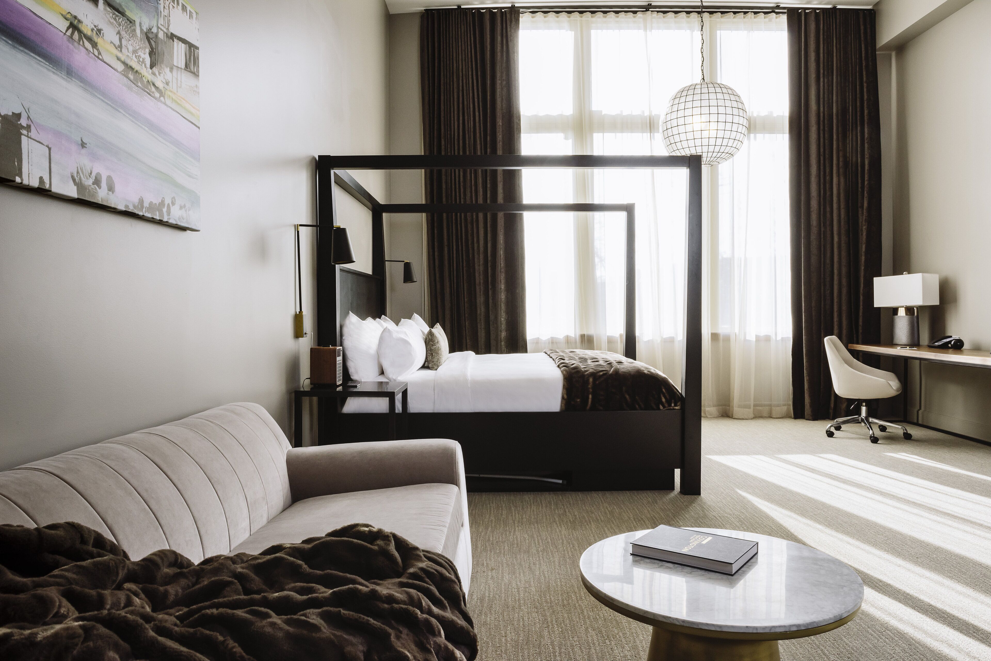 Premium bedding, in-room safe, desk, laptop workspace