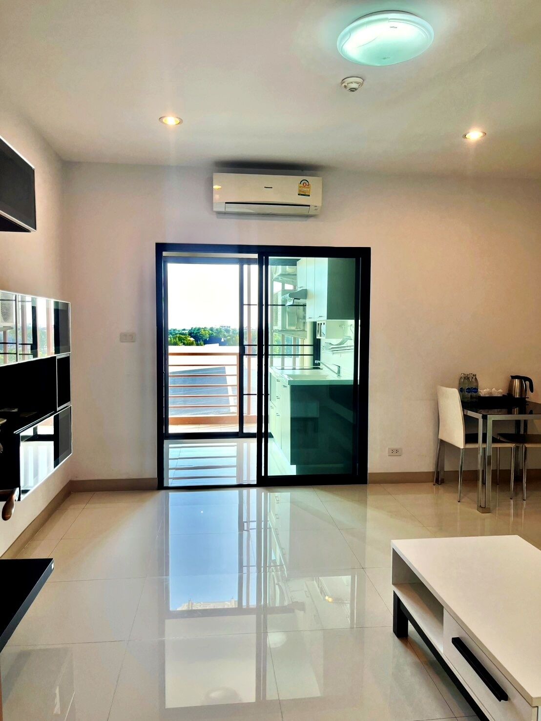 Foto - V-twin Condo Donjan