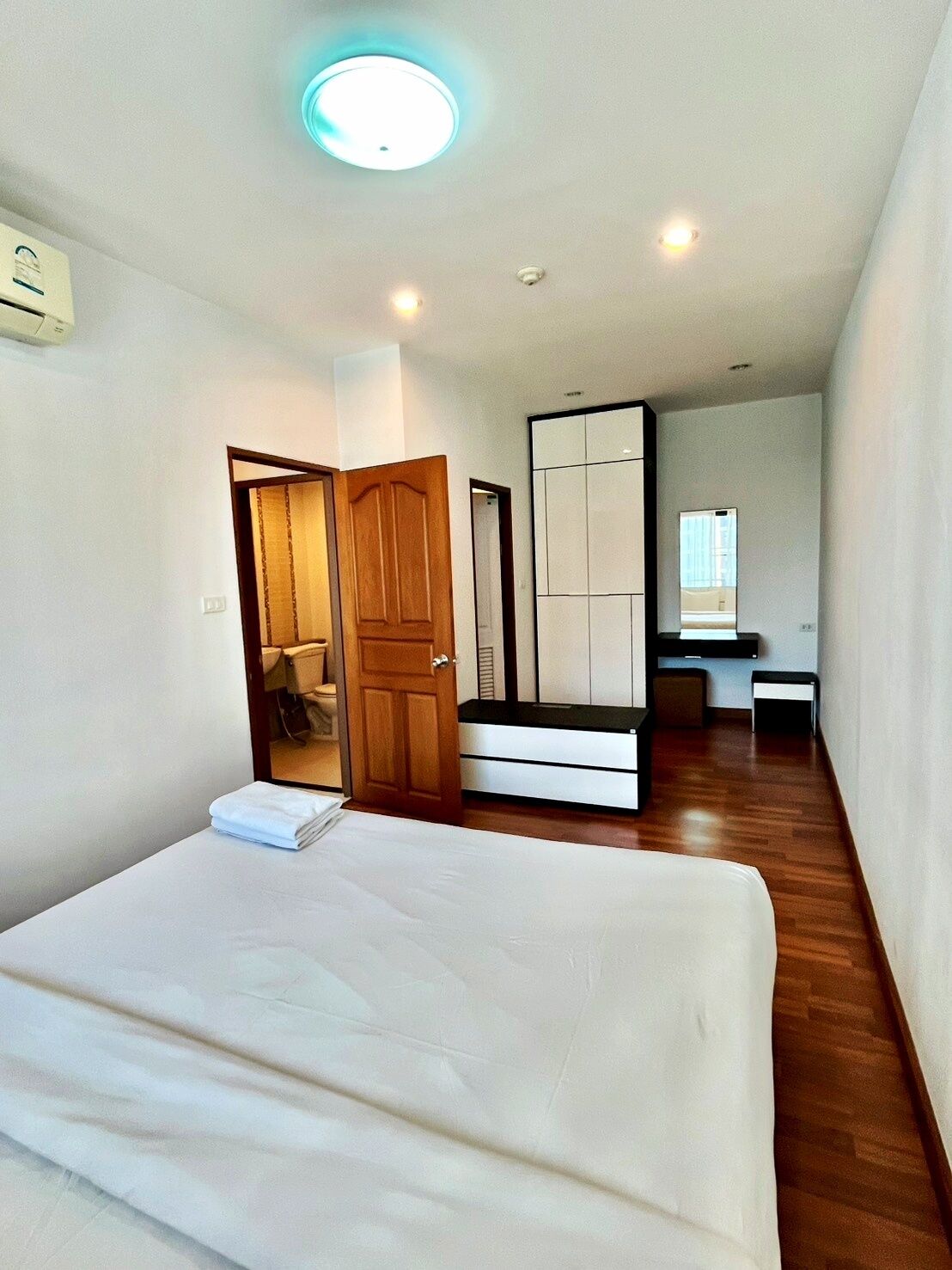 Foto - V-twin Condo Donjan