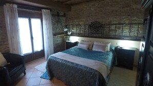 Doppelzimmer, 1 Doppelbett | Hochwertige Bettwaren, Schreibtisch, Verdunkelungsvorhänge