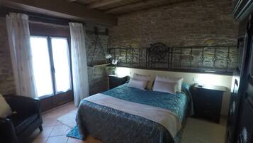 Chambre Double, 1 lit double | Literie de qualité supérieure, bureau, rideaux occultants