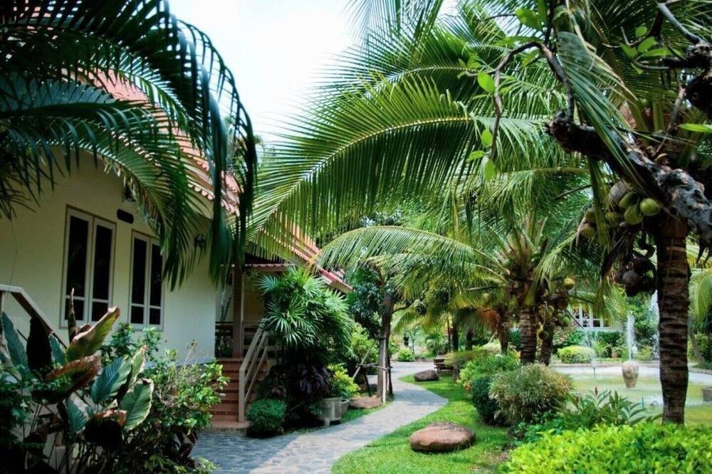 Tonwa Resort Hotel