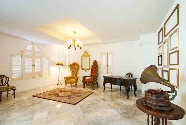Lobby - Dharasom Colonial House (Bangkok)