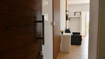 Studio, Balkon, Stadtblick