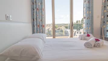 สตูดิโอ, ระเบียง, วิวเมือง | 1 ห้องนอน, ห้องเก็บเสียง, เตารีด/โต๊ะรีดผ้า, เปล/เตียงเด็กอ่อน