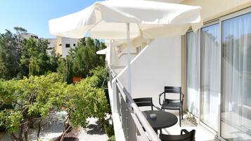 Studio, balkon, uitzicht op de stad | Terras