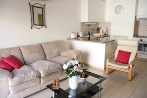 Appartement, 2 slaapkamers | Dineren op de kamer