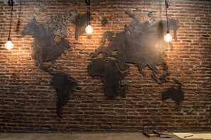 Lobby sitting area - Nap@Pan Hostel (Bangkok)