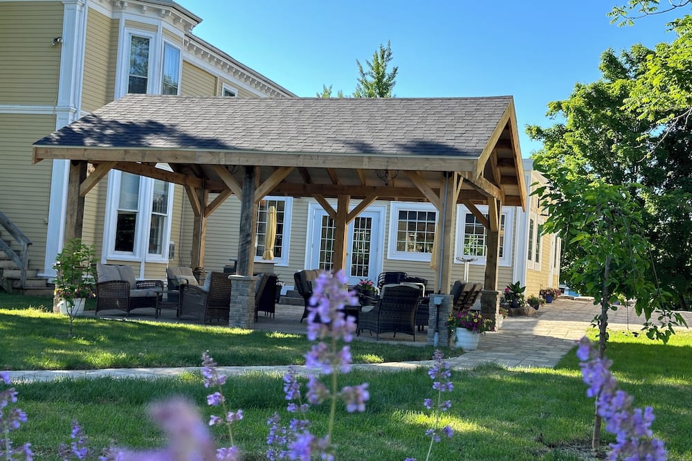 Tattingstone Inn