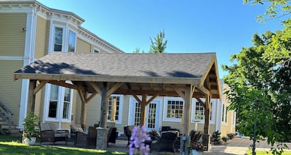 Tattingstone Inn