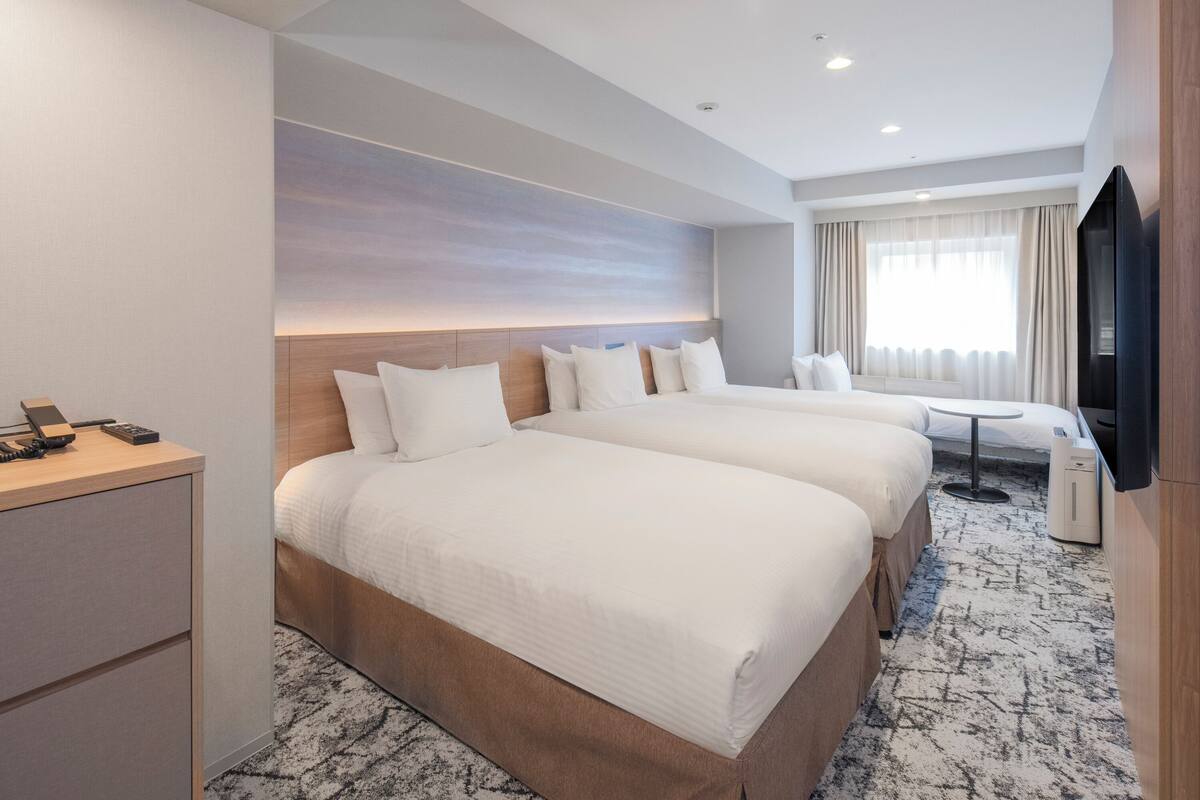 Fourth Room B for 4 Adults, Non Smoking | 1 bedroom, in-room safe, desk, soundproofing