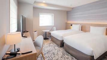Deluxe Corner Twin Room for 2 Adults, Non Smoking (No-Bath Tab) | In-room safe, desk, soundproofing, free WiFi