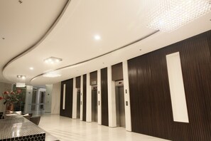 Interior - MaxStays Max Style at Fort Victoria (Taguig)