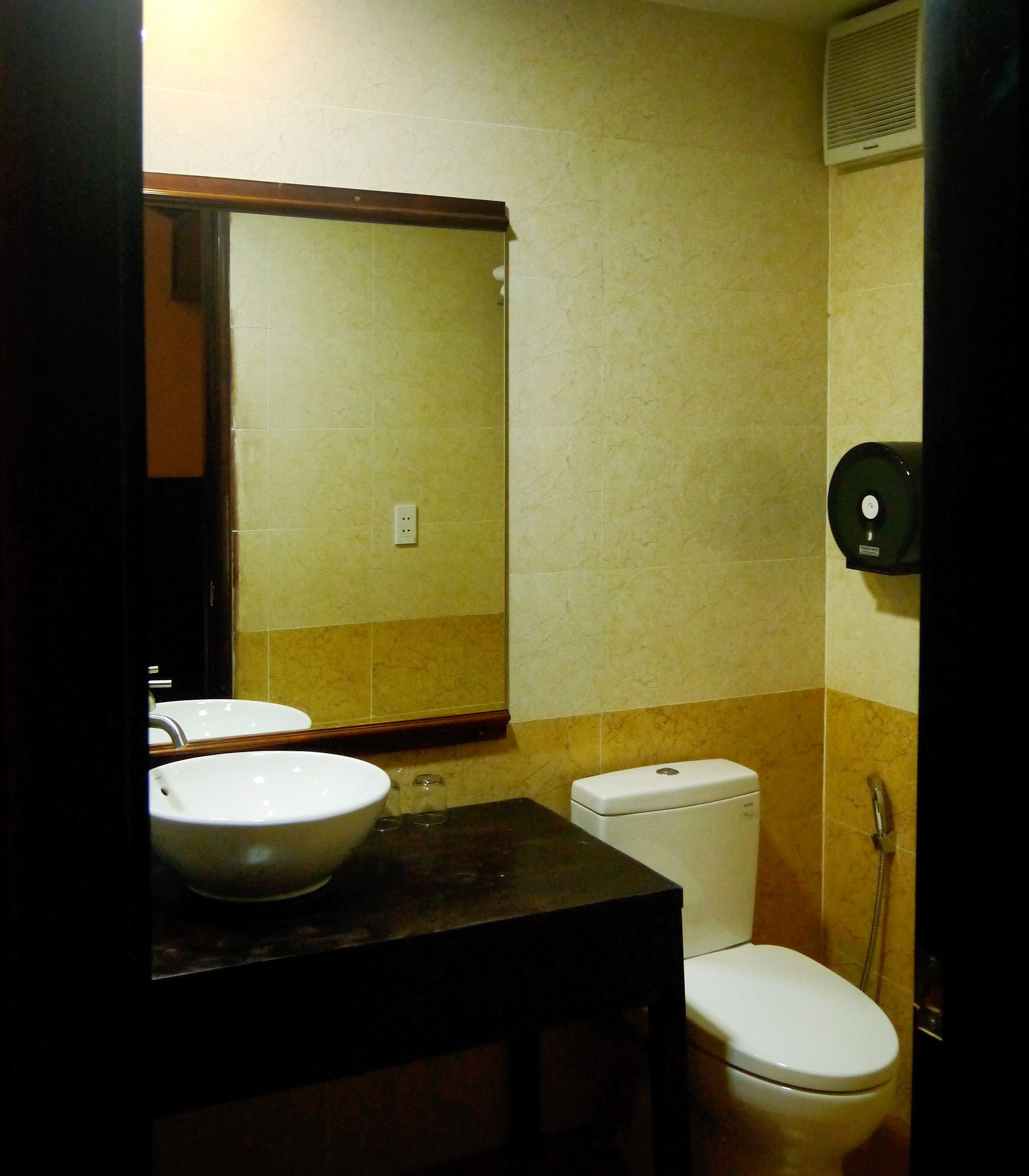 shower, free toiletries, hair dryer, slippers