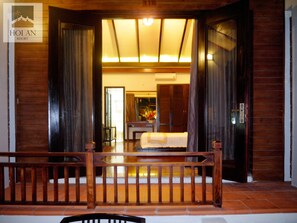 迷你吧、房內夾萬、書桌、免費 Wi-Fi