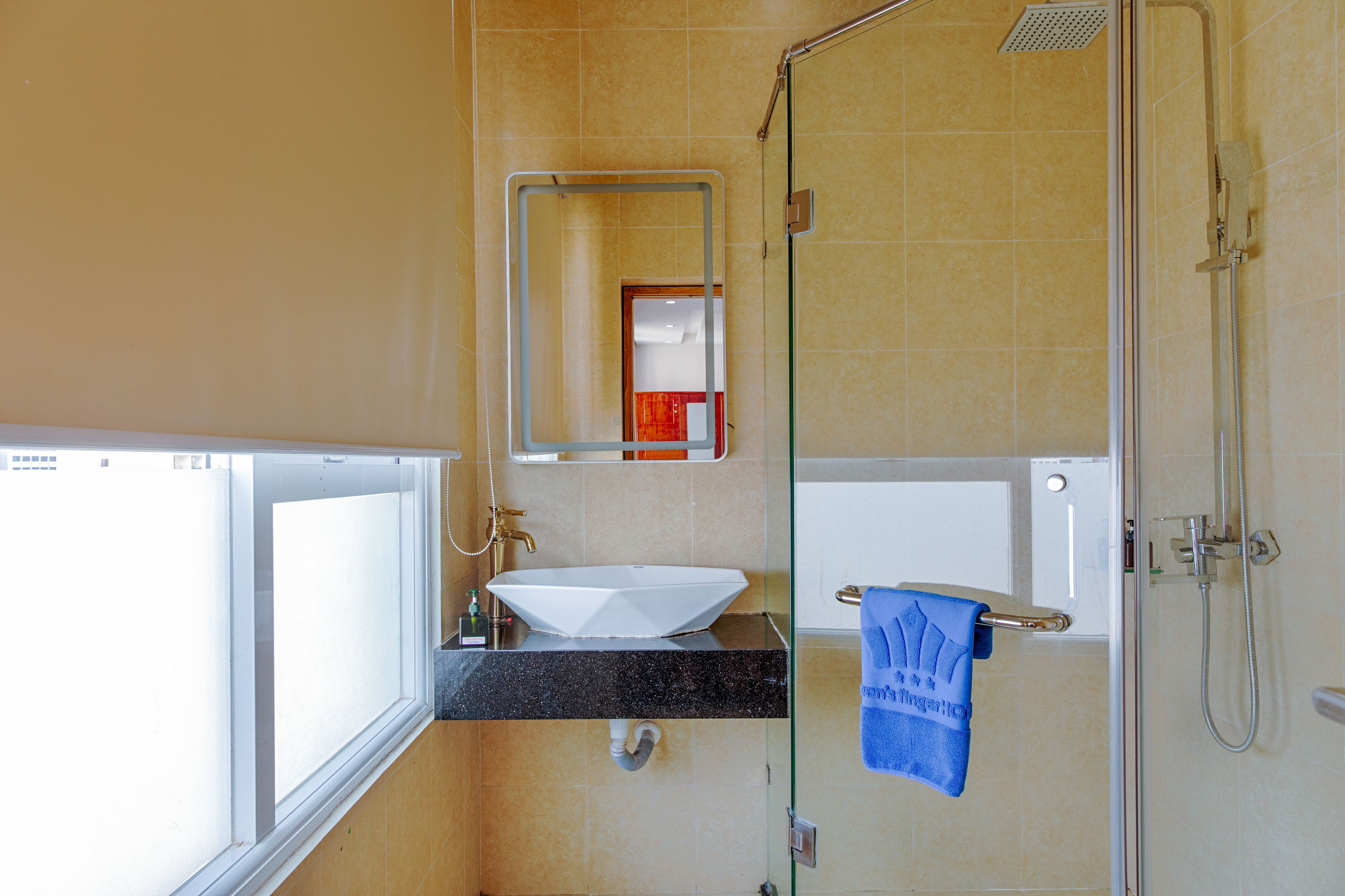 separate bathtub and shower, free toiletries, hair dryer, slippers