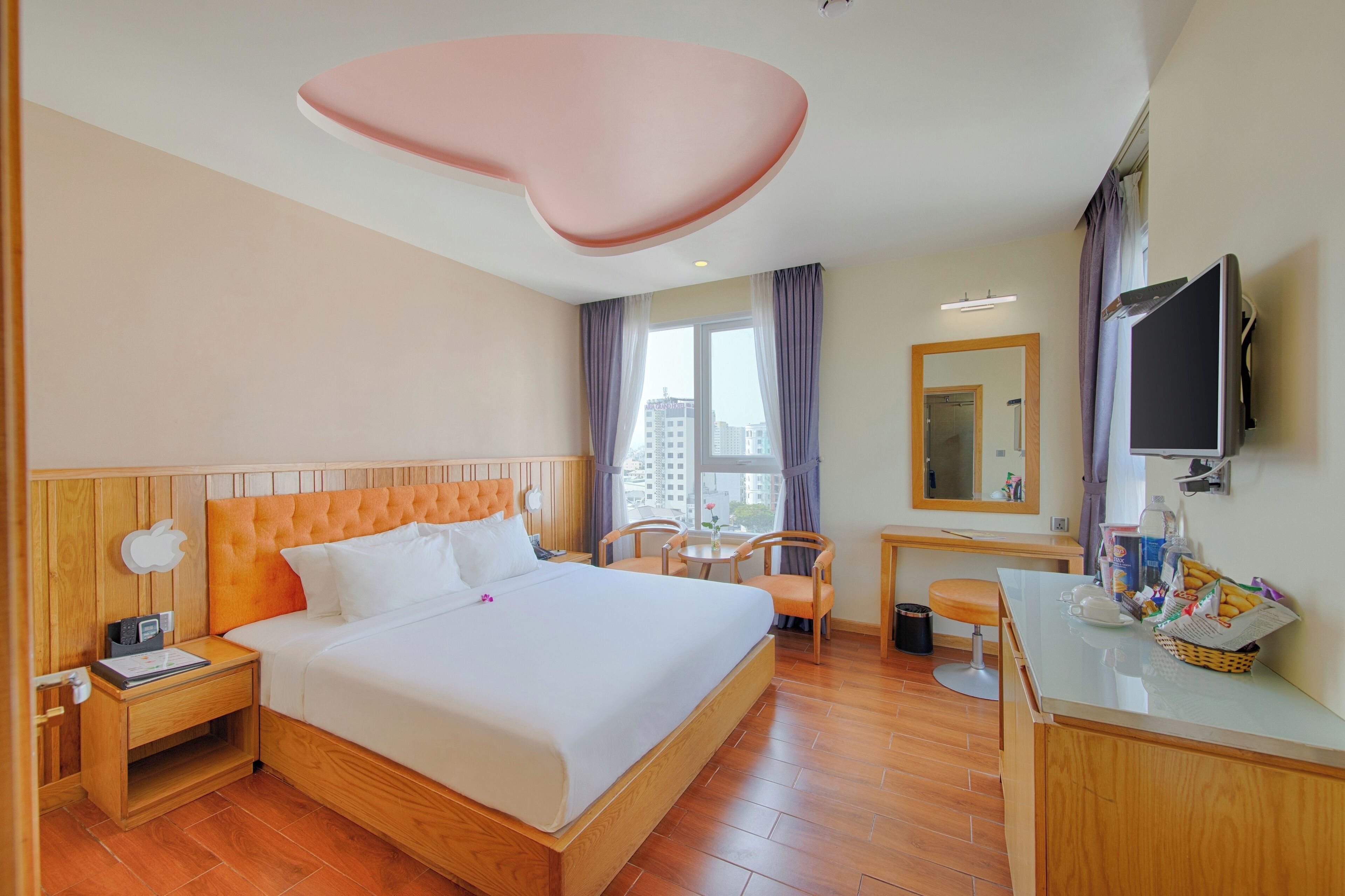 Superior Double Room | Minibar, in-room safe, individually furnished, desk