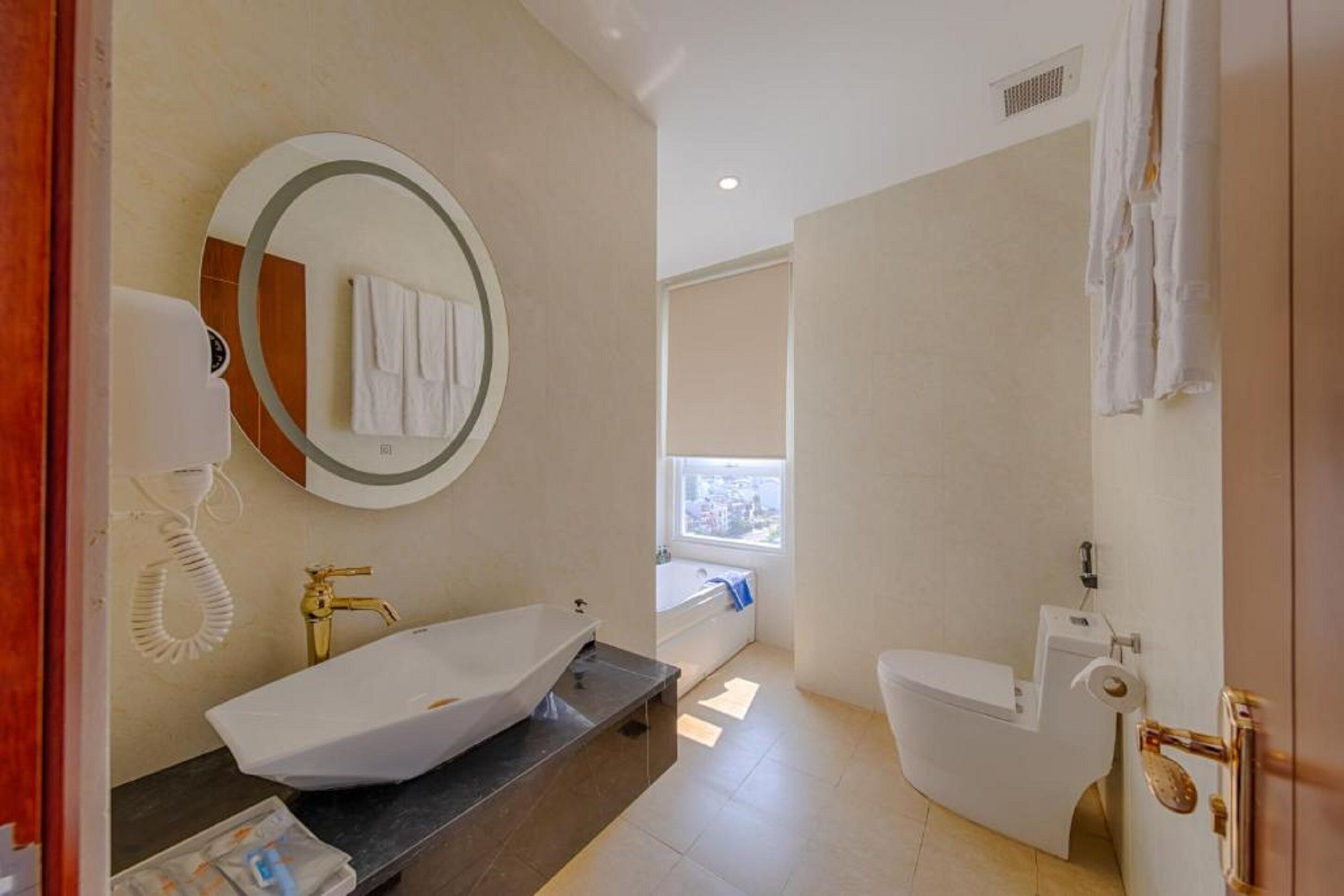 family triple room, balcony | bathroom | separate bathtub and shower, free toiletries, hair dryer, slippers