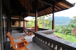 Chambre Familiale Double ou avec lits jumeaux | Vue de la chambre