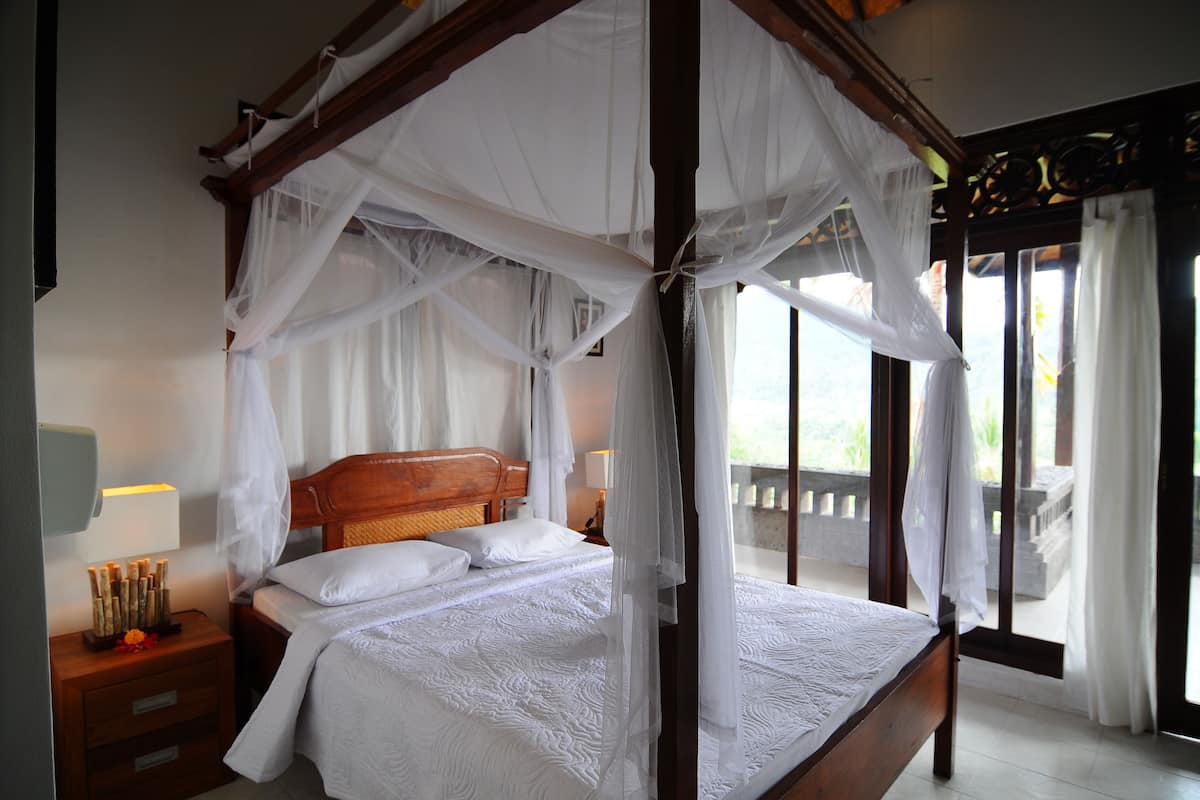 Family Double or Twin Room | Minibar, desk, soundproofing, free WiFi