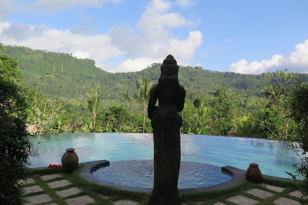 Außenpool, Infinity-Pool, rund um die Uhr geöffnet, Liegestühle