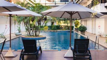 Outdoor pool, pool loungers