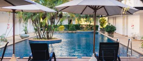 Outdoor pool, pool loungers