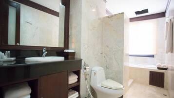 Suite | Bathroom