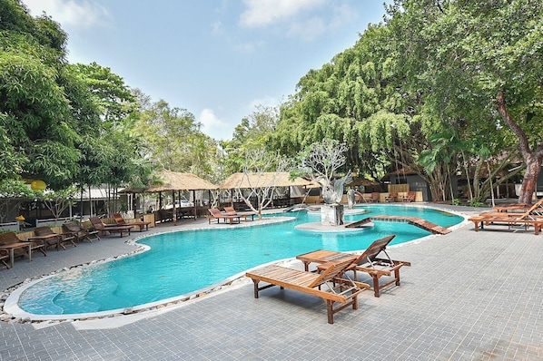 Outdoor pool, sun loungers