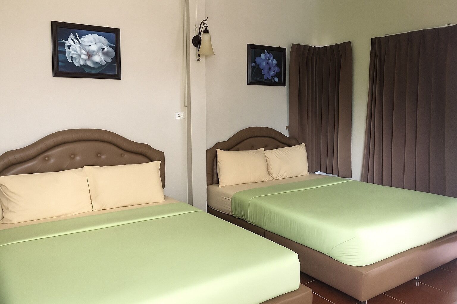 Superior Bungalow (For 3-4 Adults) | Desk, free WiFi