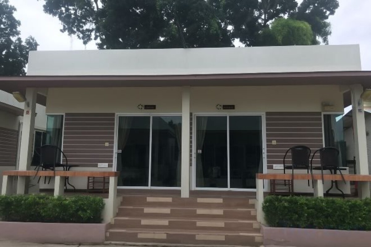 Family Room 5 Adult