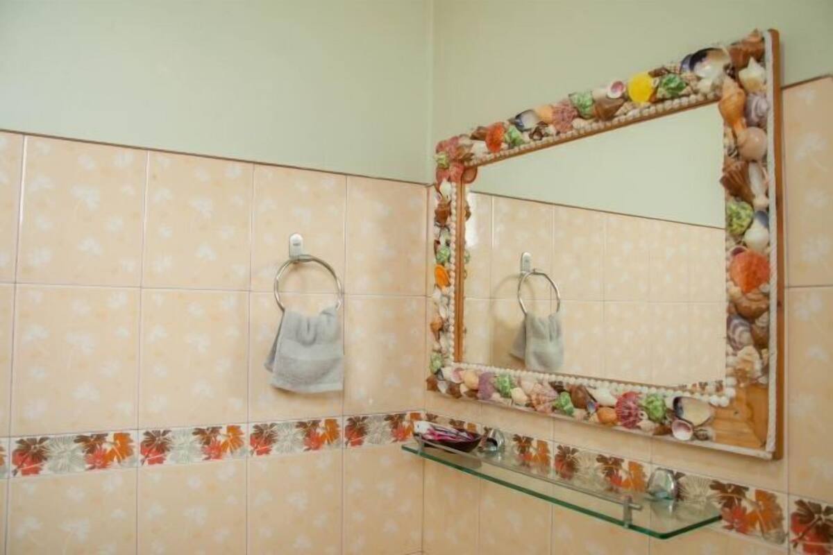 Ducha, cabezal de ducha tipo lluvia, artículos de tocador gratuitos