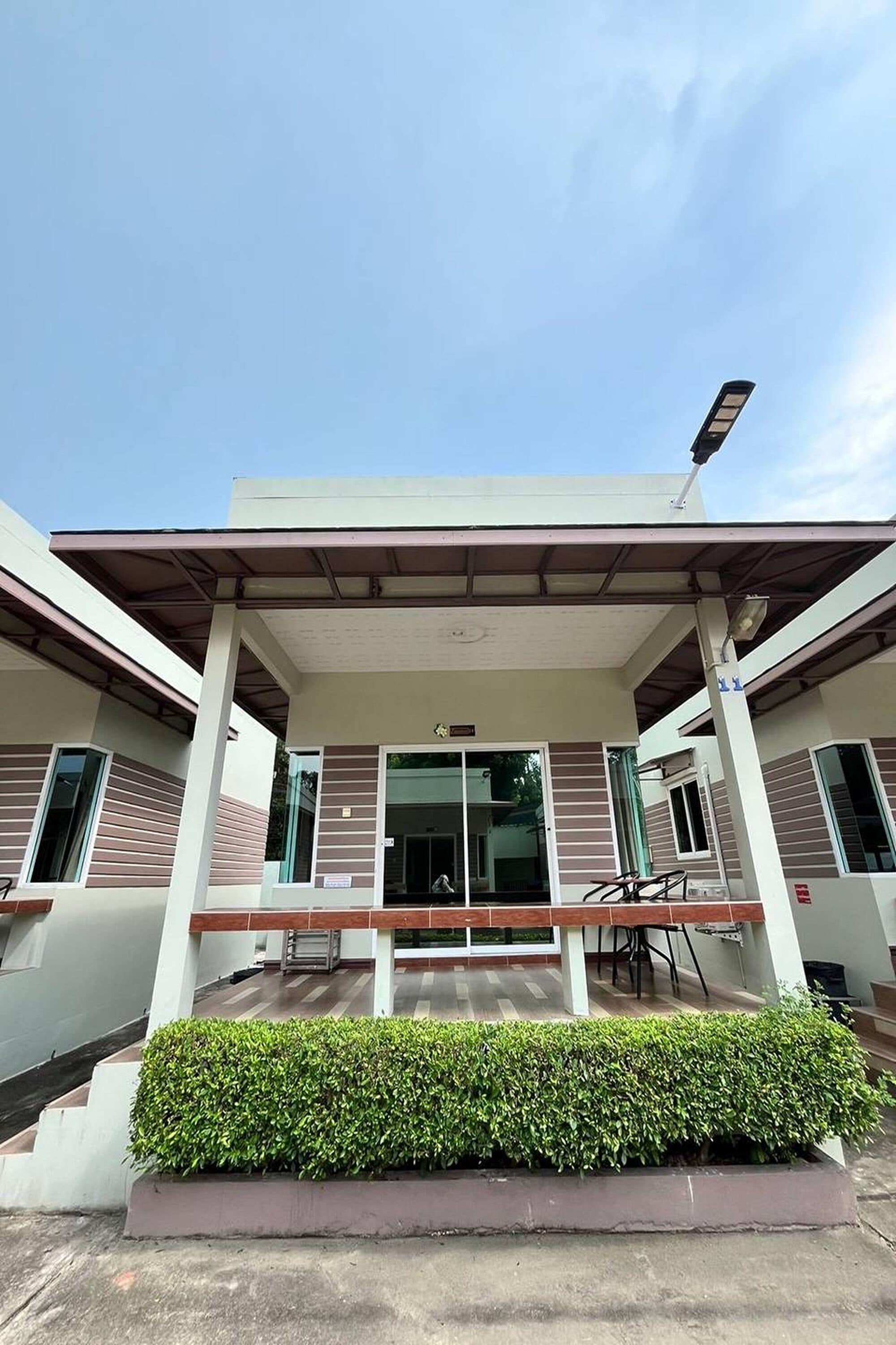 1 bedroom, desk, free wifi