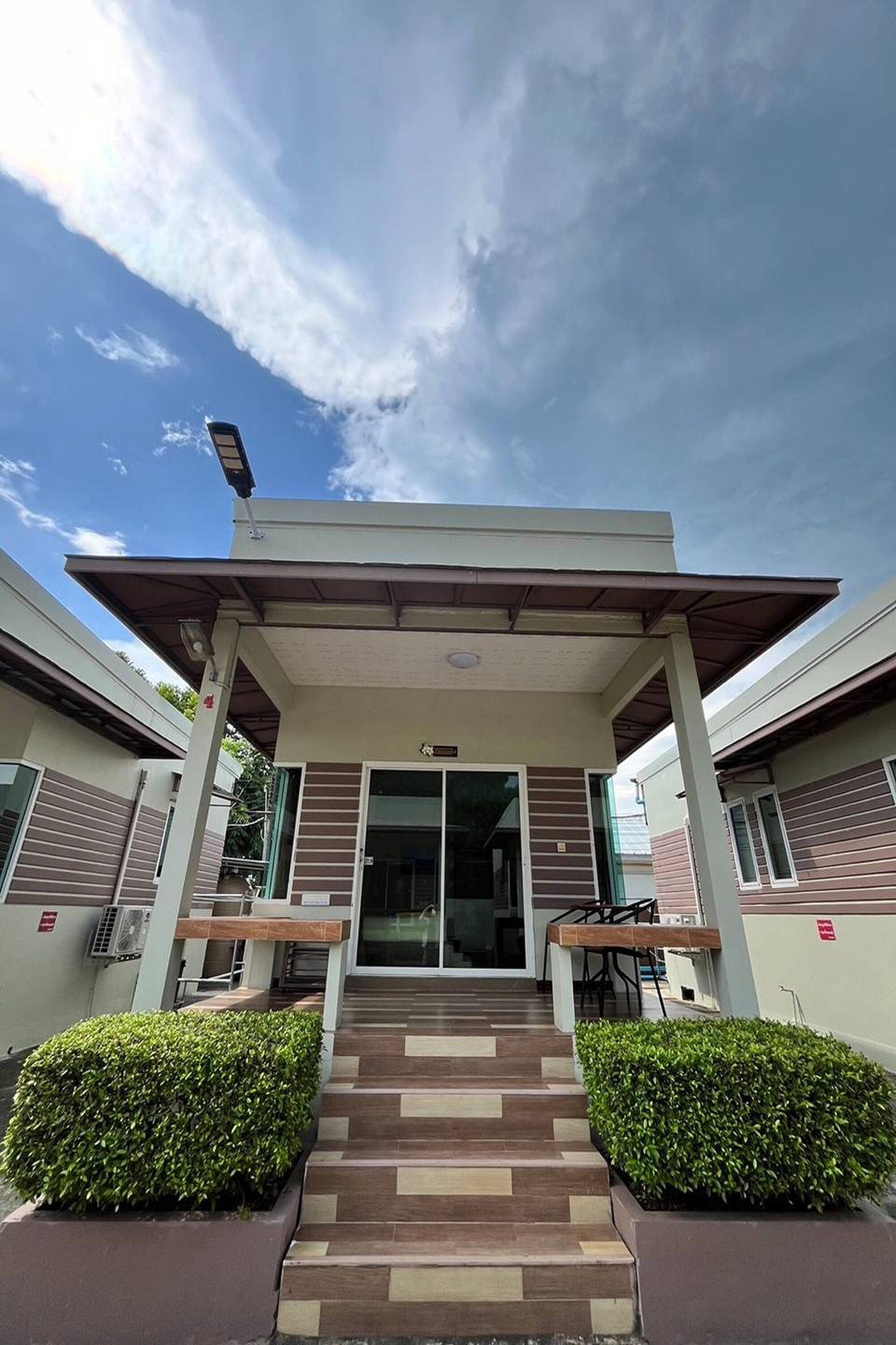 1 bedroom, desk, free wifi