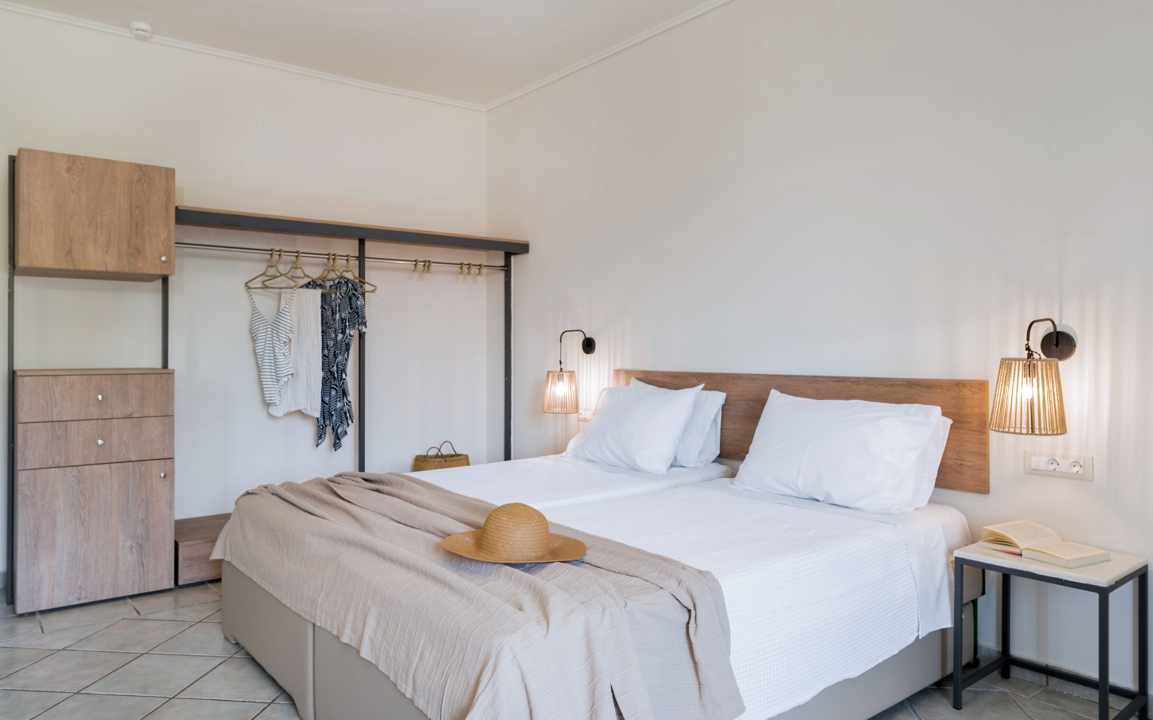 Superior Room, Partial Sea View | Peti besi dalam bilik, kalis bunyi, seterika/papan seterika 