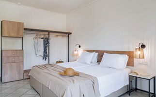 Superior Room, Partial Sea View | In-room safe, soundproofing, iron/ironing board, free WiFi