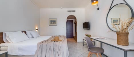 Superior Room, Partial Sea View