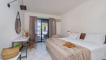 Superior Room, Partial Sea View