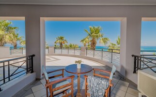 Camera Superior, vista mare | Una cassaforte in camera, insonorizzazione, ferro/asse da stiro