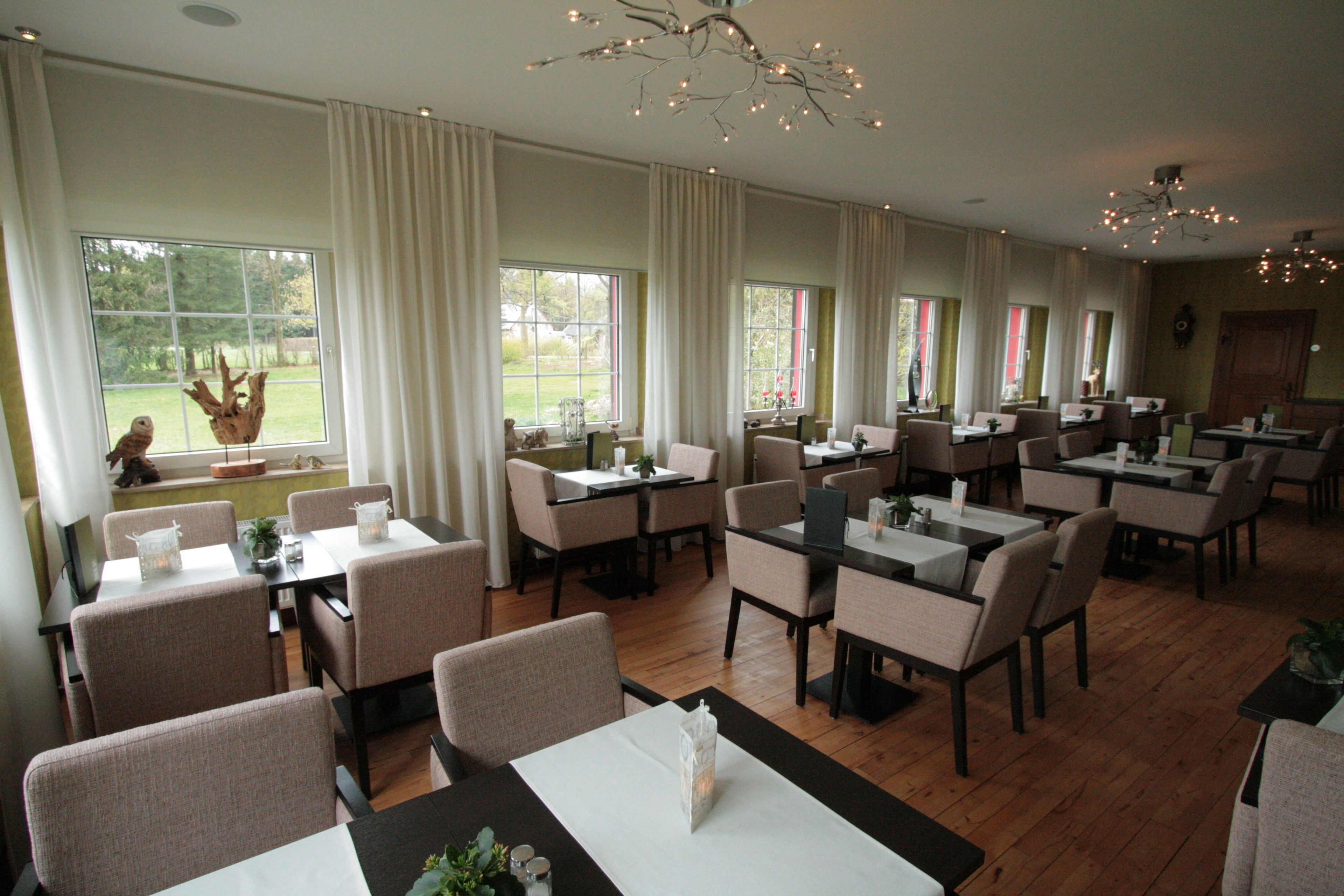 breakfast and dinner served, international cuisine