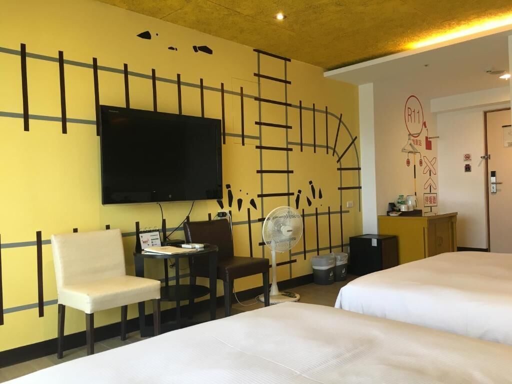 blackout curtains, free wifi