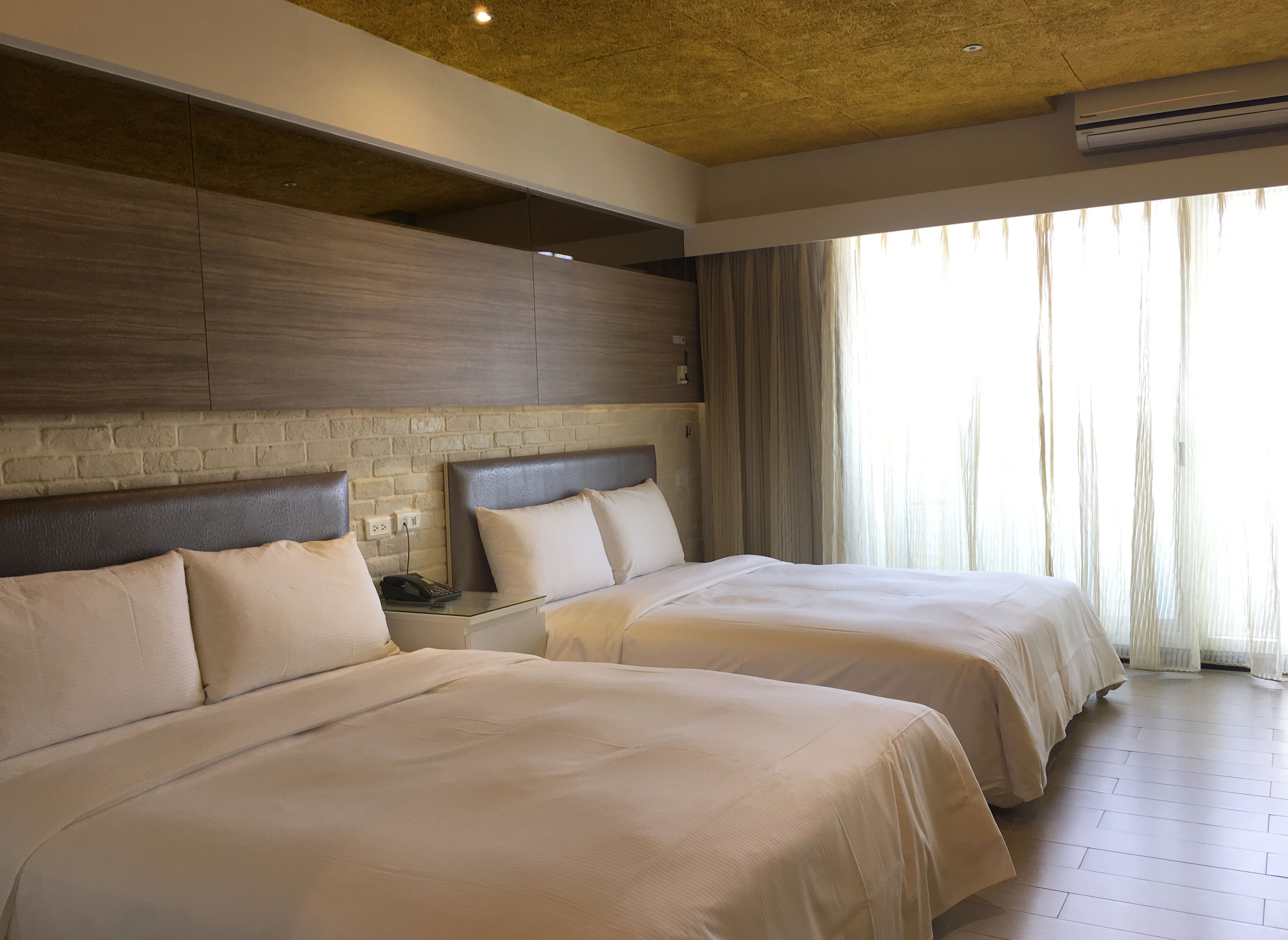 business quadruple room (d) | blackout curtains, free wifi