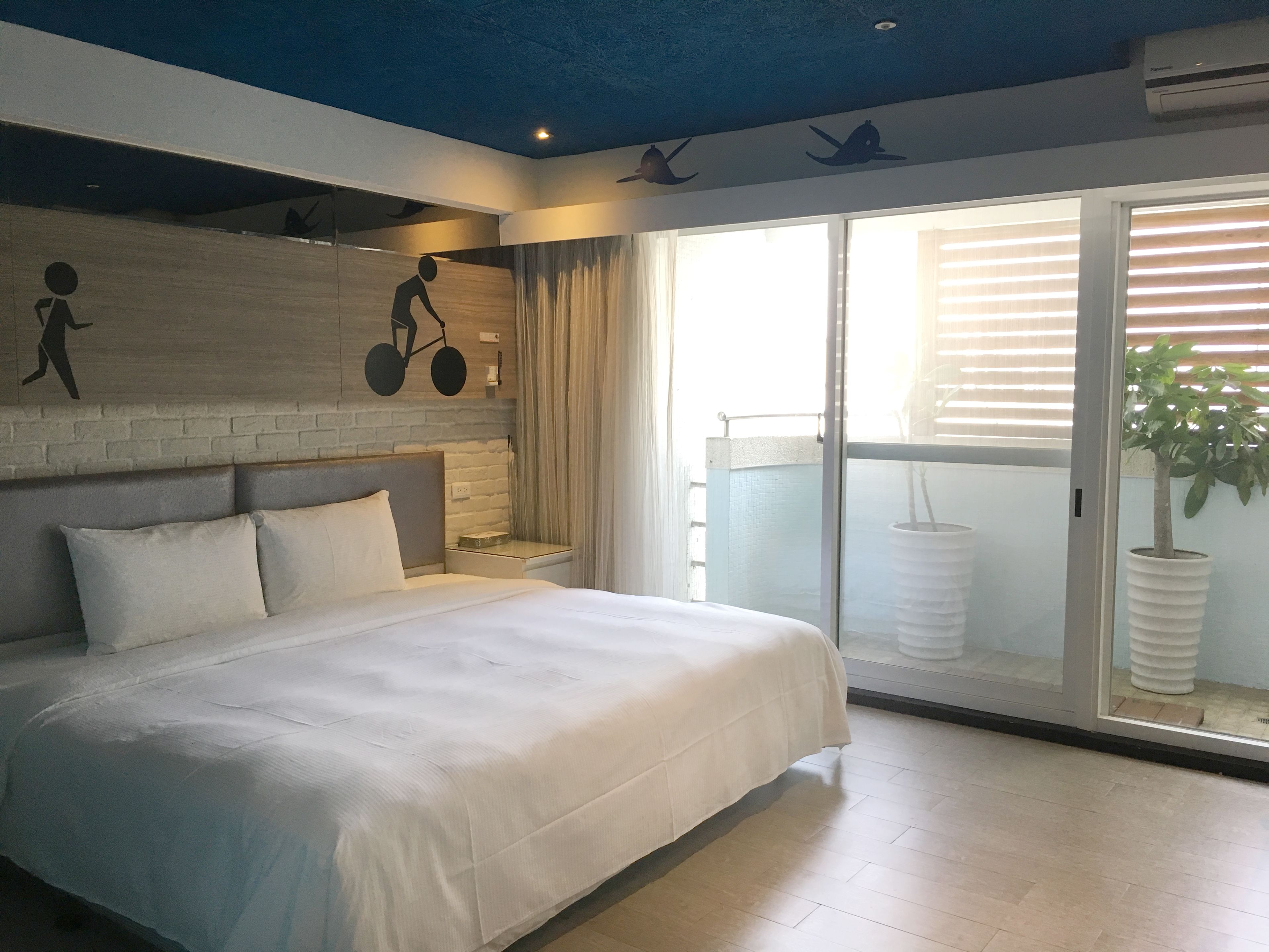 business double room (c) | blackout curtains, free wifi