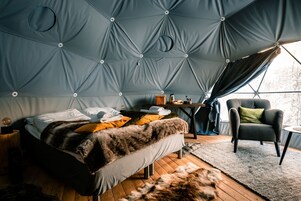 デラックス ダブルルーム | 高級寝具、WiFi (無料)、ベッドシーツ