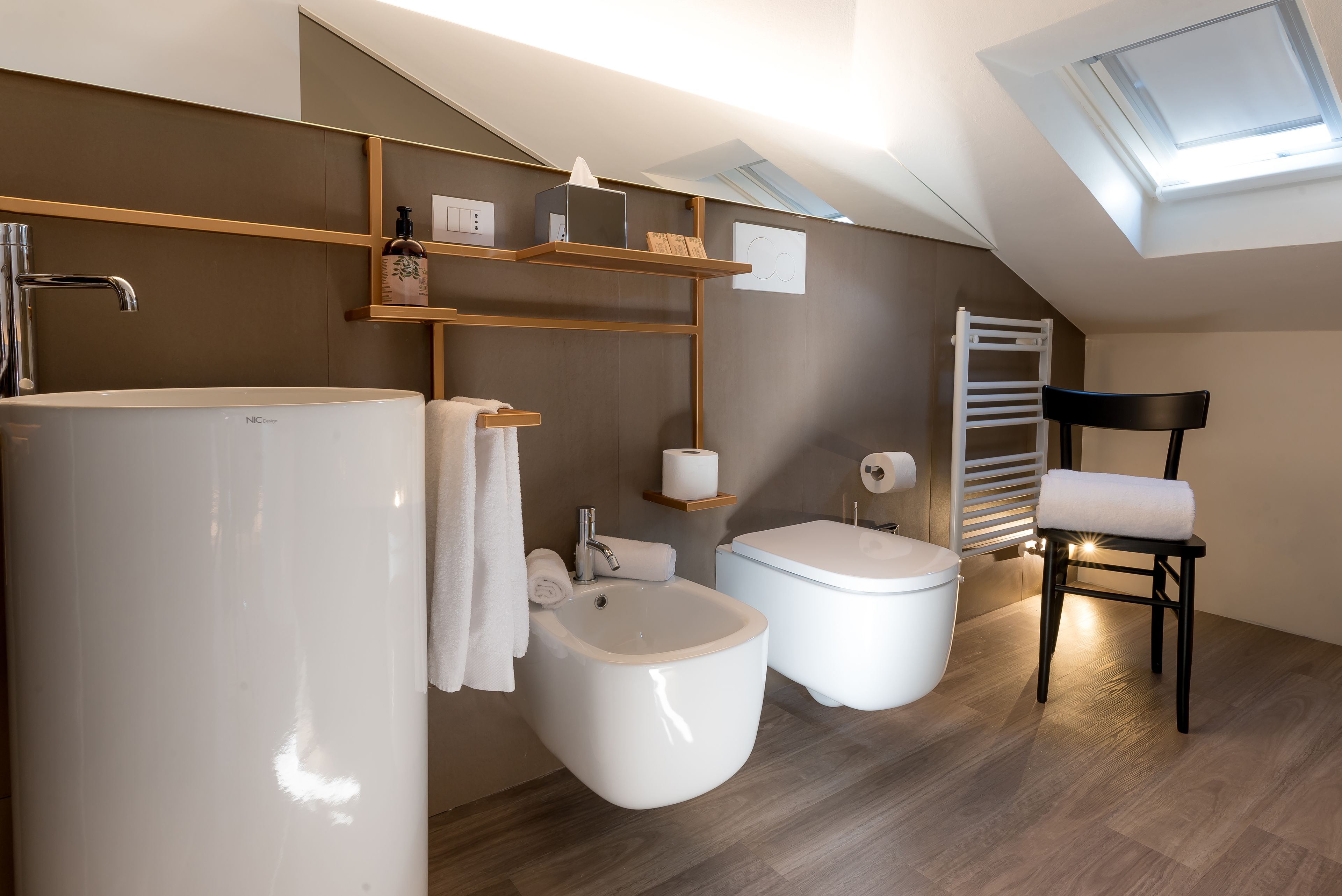 loft | bathroom | shower, rainfall showerhead, free toiletries, hair dryer