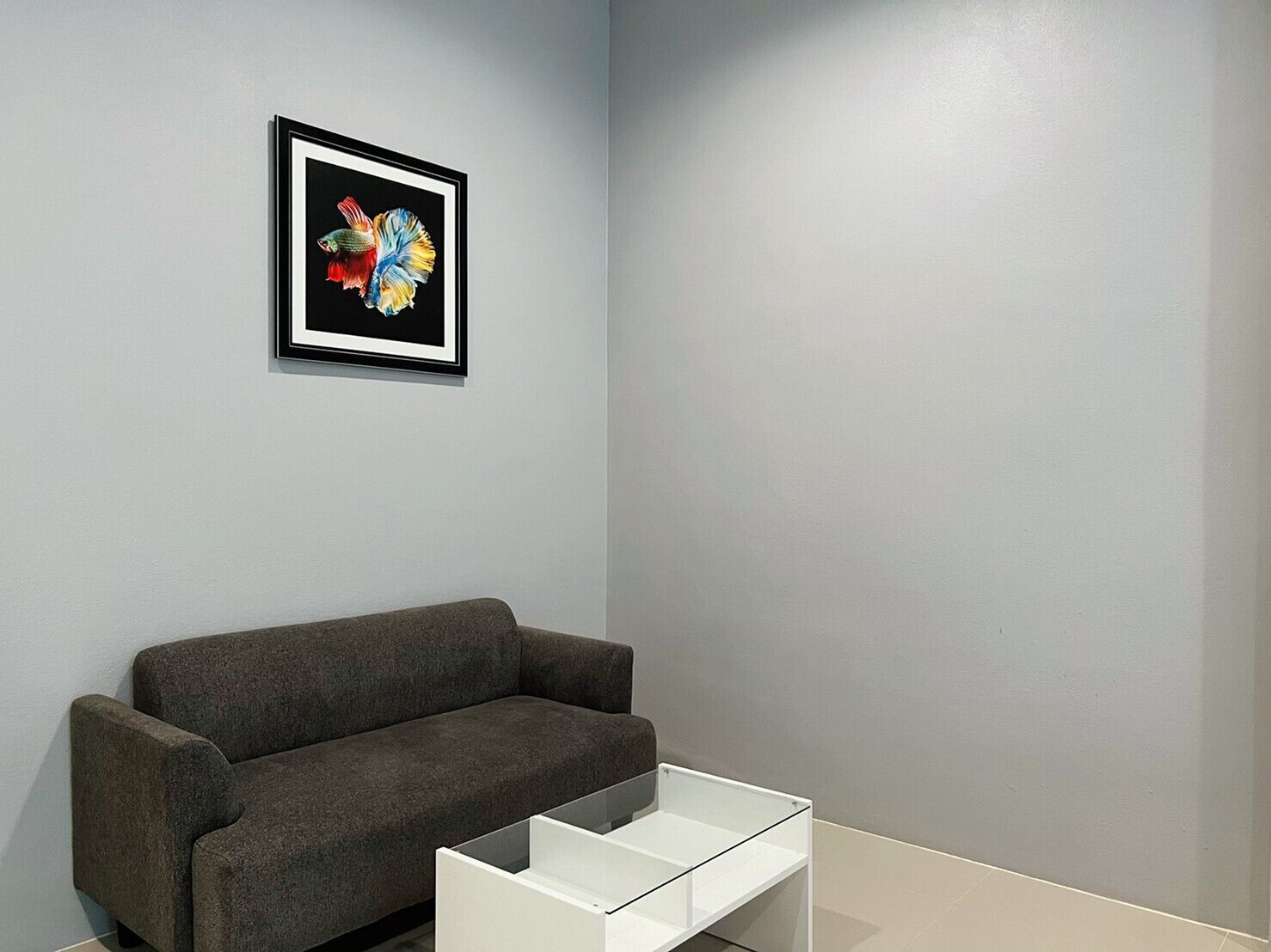 standard twin room (a) | living area | 24-inch flat-screen tv with cable channels, tv