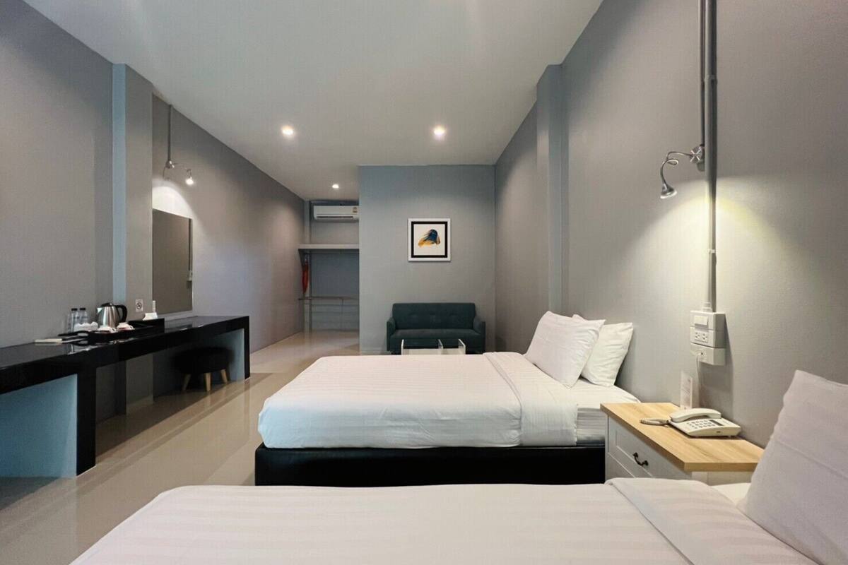 standard twin room (a) | minibar, blackout curtains, soundproofing, free wifi