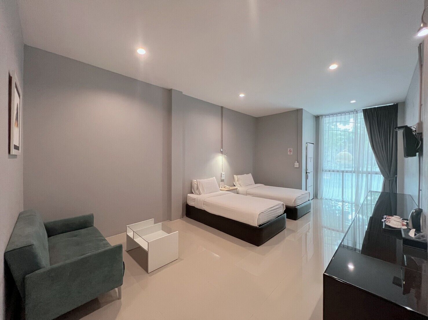 standard twin room (a) | minibar, blackout curtains, soundproofing, free wifi