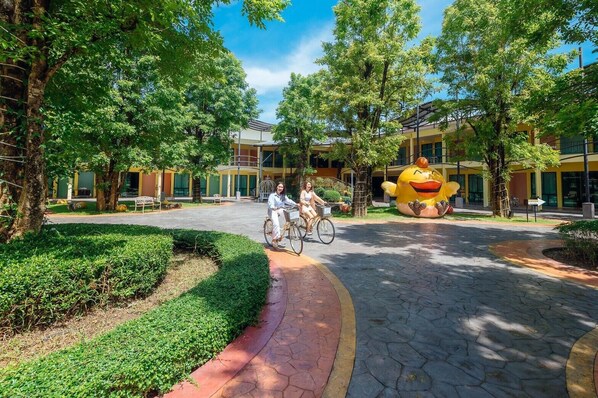 Vista frontal de la propiedad