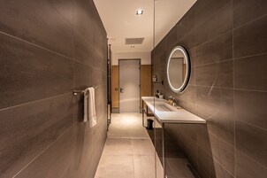 Ropa de cama hipoalergénica y minibar 